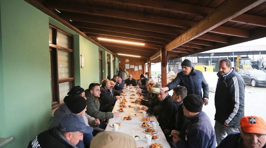 Başkan Yılmazer, Fen İşleri Personeliyle Bir Araya Geldi