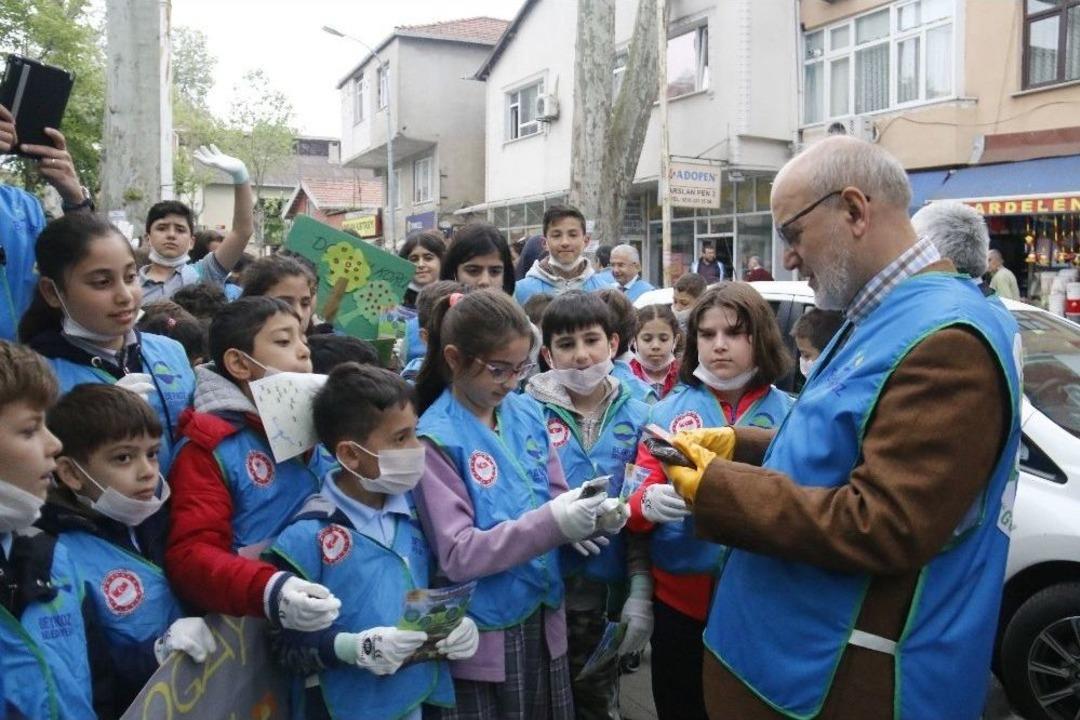 Minikler Temiz &Ccedil;evre İ&ccedil;in Y&uuml;r&uuml;d&uuml;