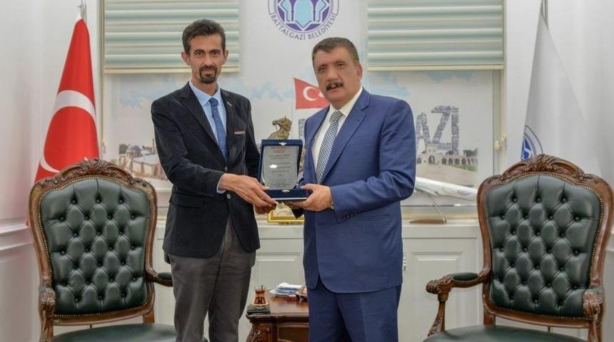 Başkan Gürkan, İki Ödüle Daha Layık Görüldü