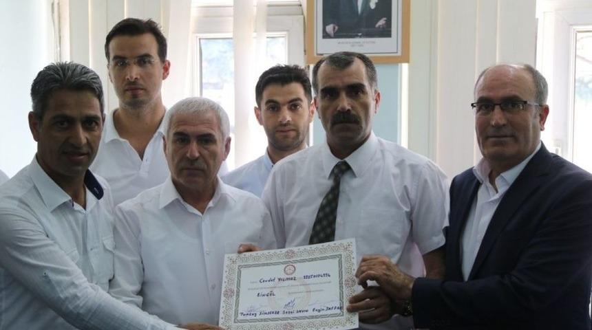 Ak Parti Milletvekillerinin Mazbataları Alındı