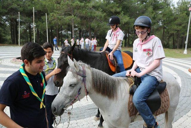 Başakşehir’de Eğitim Yazın Da Sürüyor