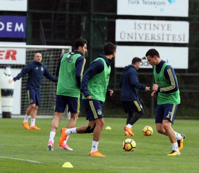 Fenerbah&ccedil;e, Alanyaspor Ma&ccedil;ı Hazırlıklarını S&uuml;rd&uuml;rd&uuml; 2