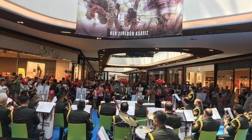 Askeri Bandodan Avm&rsquo;de Konser