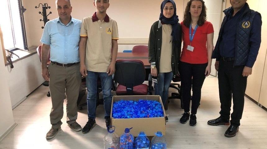 &Ouml;ğrenciler, G&ouml;n&uuml;ll&uuml; Olarak 100 Kilogram Plastik Atık Topladı