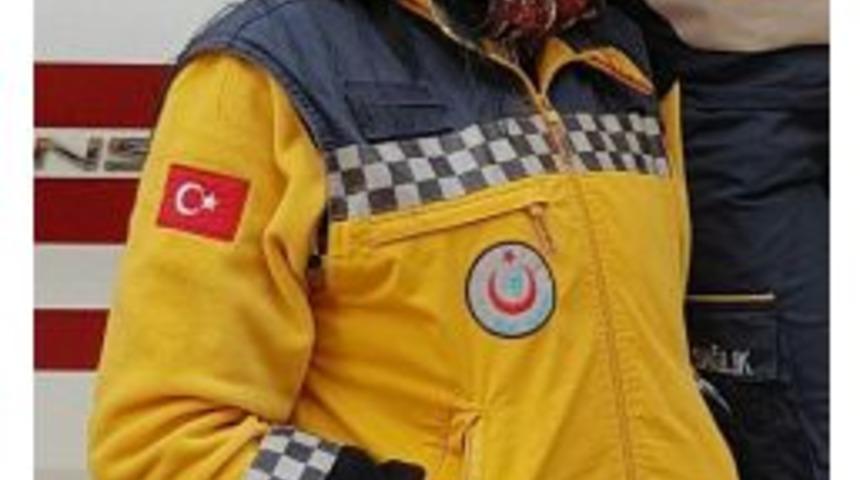 Sınıra N&ouml;bete Giden Sağlık&ccedil;ılar Kaza Yaptı: 1 &Ouml;l&uuml;, 1 Yaralı