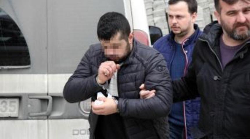 G&ouml;zaltındaki Arkadaşına &rsquo;d&ouml;ner Ekmek Arası&rsquo; Uyuşturucu Hap