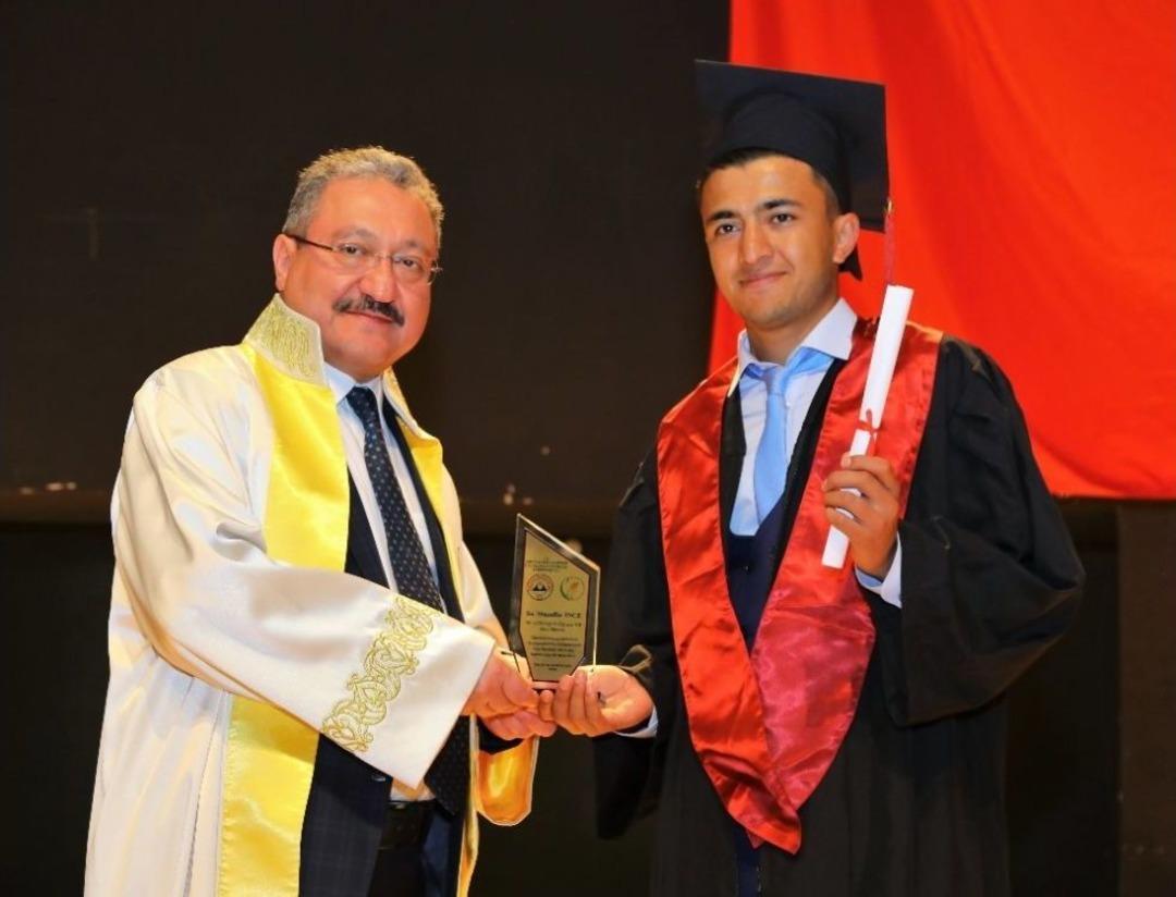 Er&uuml; Uygulamalı Bilimler Y&uuml;ksekokulu İlk Mezunlarını Verdi