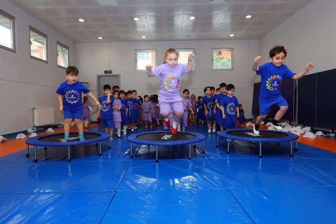 İbb&rsquo;den &Ouml;ğrencilere Kış Spor Okulu