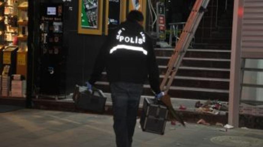 T&uuml;feği Temizlerken Kendini Vurdu