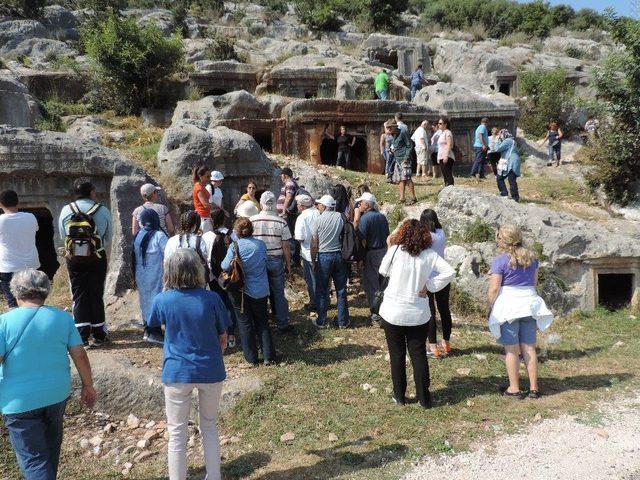 Konyaaltı Belediyesi’nden ‘limyra’ Gezisi