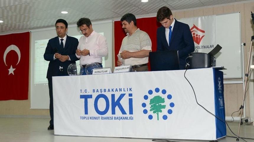 Toki Dar Gelirli Aileleri Ev Sahibi Yaptı