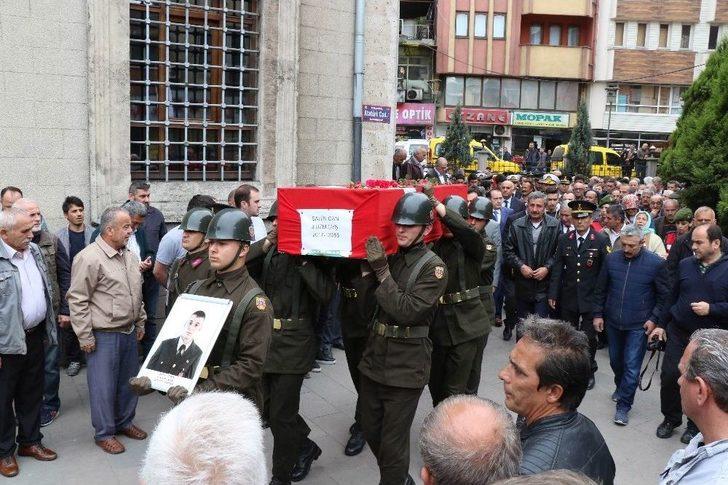 Hayatını Kaybeden Asker Memleketinde Toprağa Verildi G1