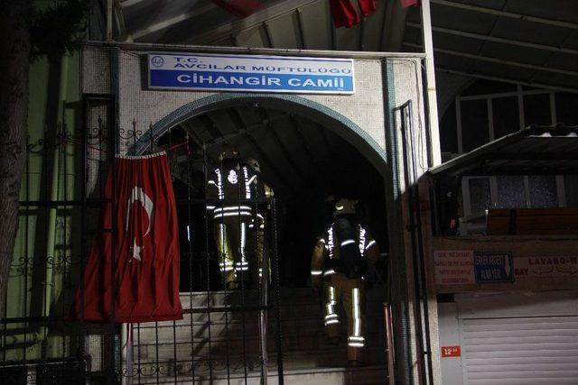 Avcılar Cihangir Camiinde Yangın