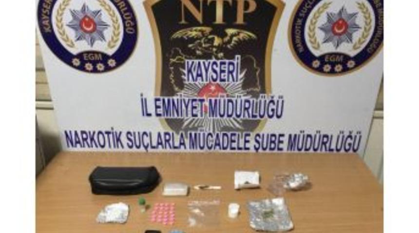 Uyuşturucu Operasyonunda Sağlık G&ouml;revlisi De G&ouml;zaltına Alındı.