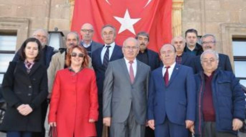 Chp&rsquo;li Başkan Ak Partili Yıldız&rsquo;ı Ziyaret Etti