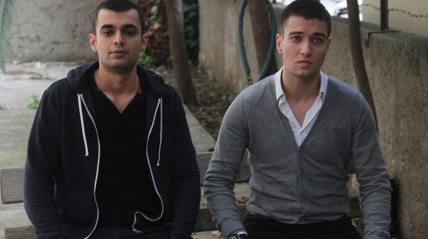 Dolmuşta İşitme Engelli Genci D&ouml;ven &Uuml;niversite &Ouml;ğrencileri Herkesten &Ouml;z&uuml;r Diledi