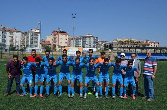 U-17 Futbol Turnuvasında Ödüller Sahiplerini Buldu