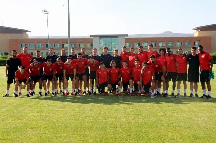 Kayserispor Yeni Sezon Öncesi Top Başı Yaptı G2