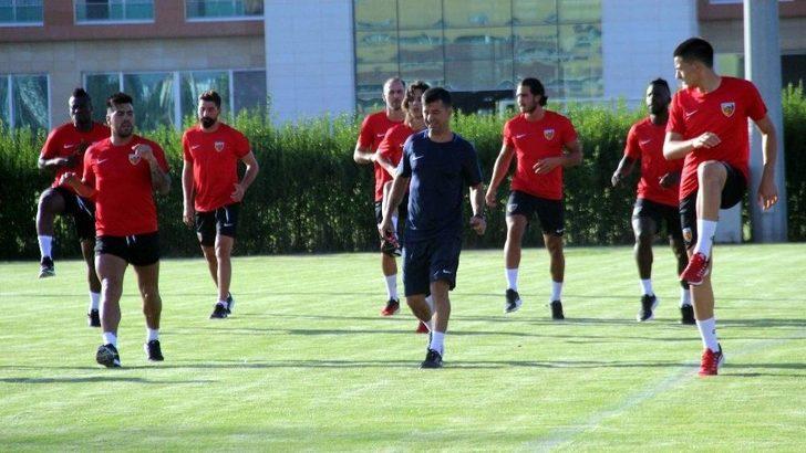 Kayserispor Yeni Sezon Öncesi Top Başı Yaptı G4