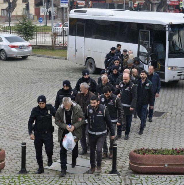 &rsquo;ka&ccedil;ak Silah&rsquo; Operasyonunda 5 Kişi Tutuklandı 3