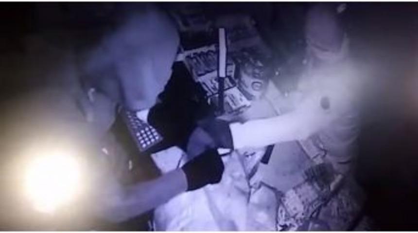 Marketten Hırsızlık G&uuml;venlik Kamerasında