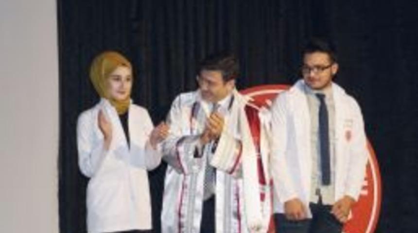 Geleceğin Diş Hekimleri Beyaz Önlüklerini Giydi