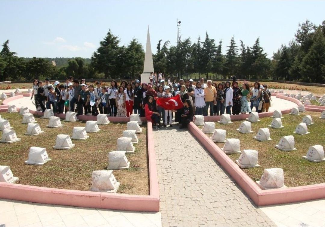 &Ouml;ğrenciler &Ccedil;anakkale&rsquo;yi Gezdi