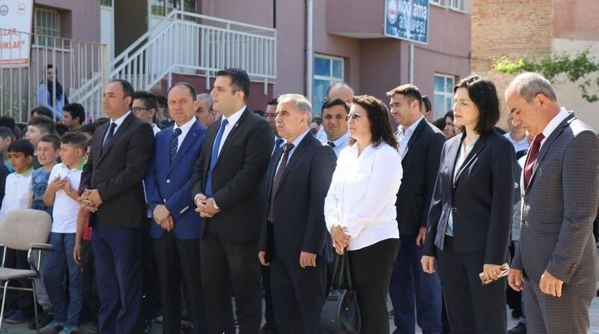 Gördes’te ‘tübitak 4006 Bilim Fuarı’ Açıldı