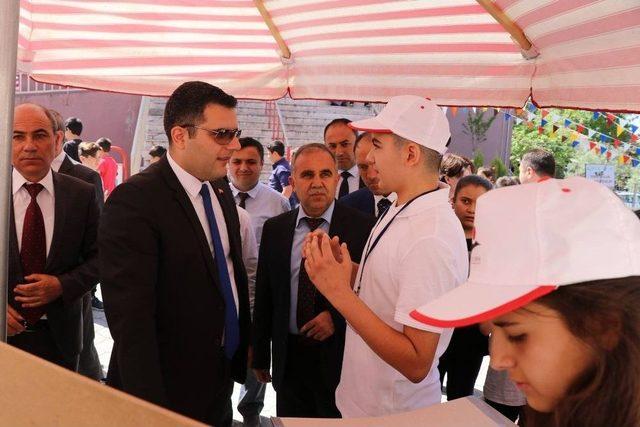 Gördes’te ‘tübitak 4006 Bilim Fuarı’ Açıldı