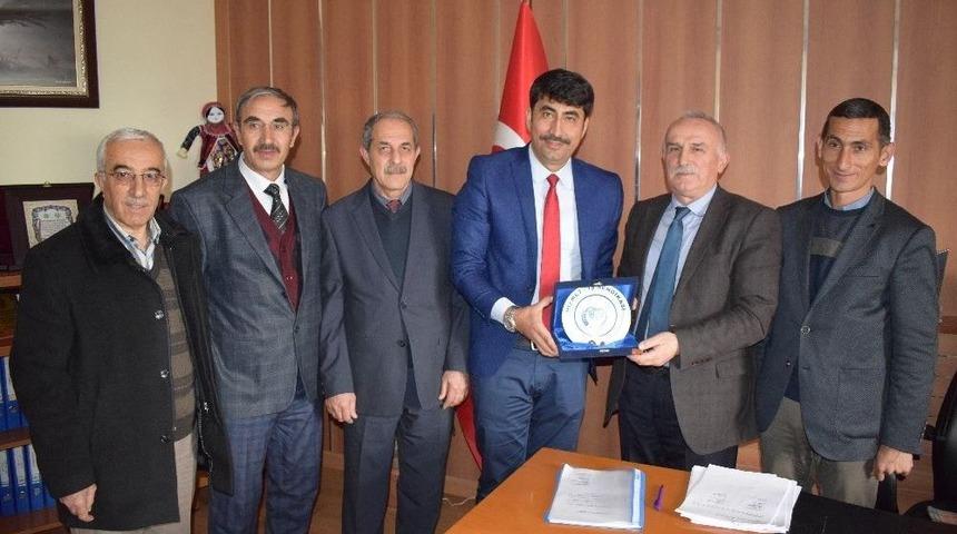 Hizmet-iş Yılın İlk S&ouml;zleşmesini Yeşilhisar Belediyesi İle İmzaladı