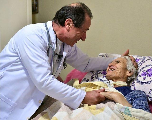 B&uuml;y&uuml;kşehir Hasta, Yaşlı Ve Kimsesizleri Yalnız Bırakmıyor 2