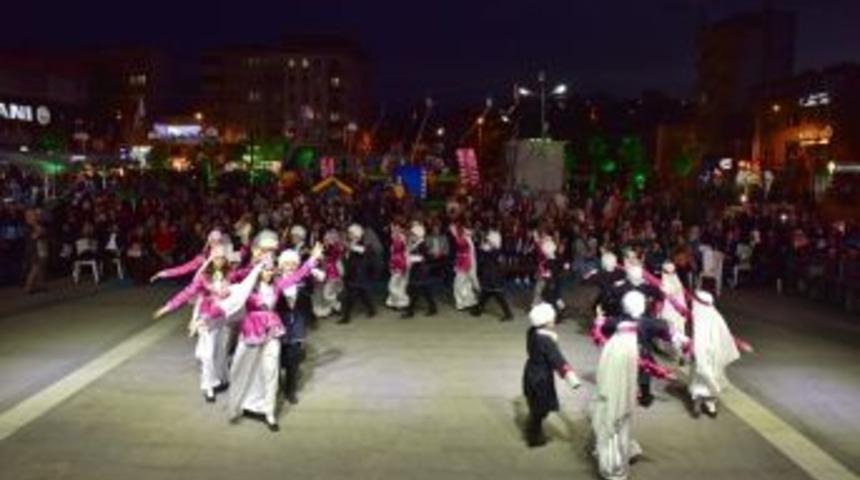 &Ccedil;ocuklar H&uuml;nerlerini Sergiledi