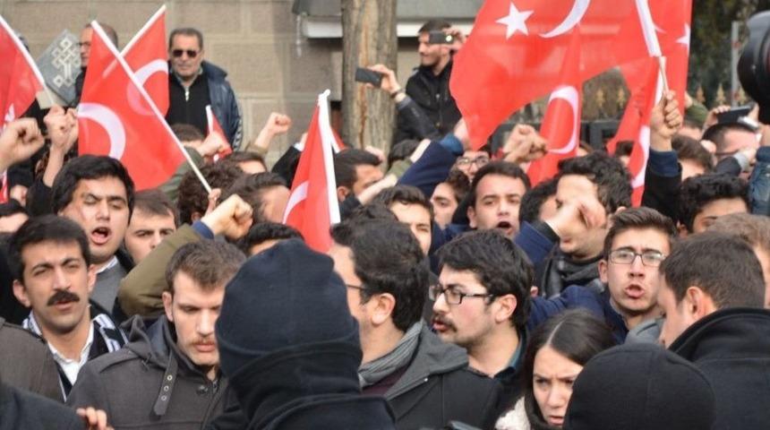 &Ccedil;avuşoğlu-tillerson G&ouml;r&uuml;şmesi &Ouml;ncesi Protesto Eylemi