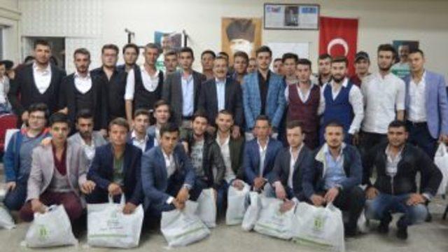 Ataç, Kınalı Kuzulara Hayırlı Tezkereler Diledi