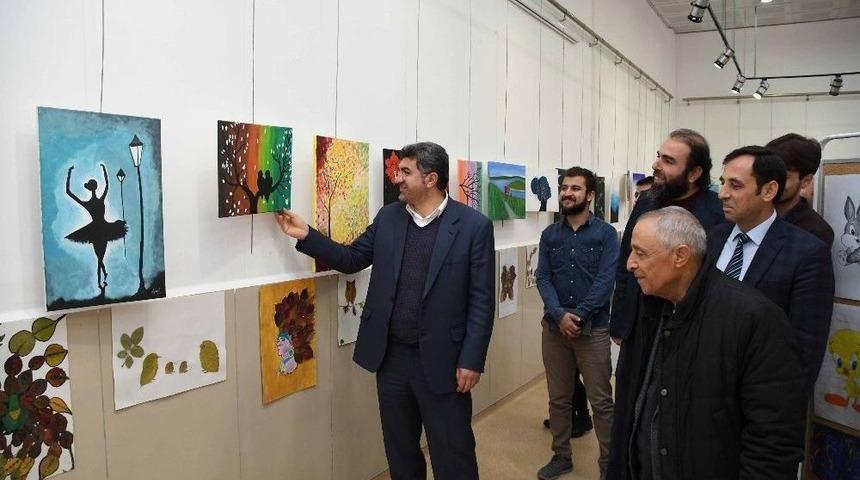 &Uuml;niversite &Ouml;ğrencilerinden G&ouml;rsel Sanatlar Sergisi