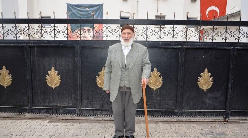 87 Yaşındaki Ahmet Dede, Afrin&rsquo;e Gitmek İstiyor