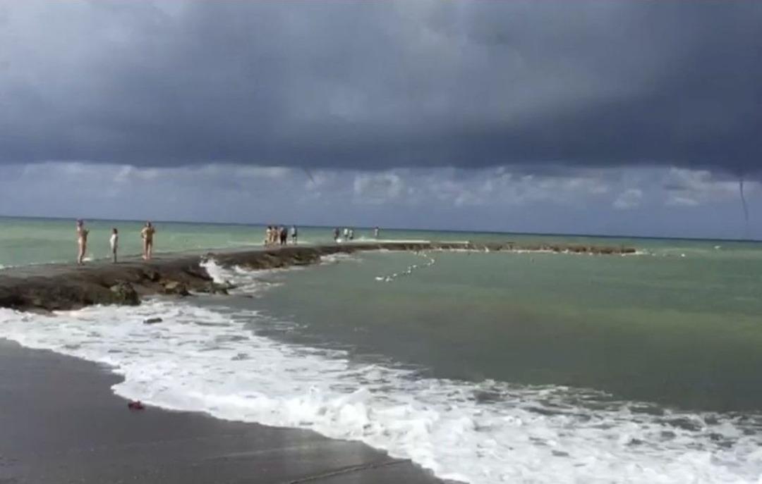 Antalya&rsquo;da Aynı Anda Oluşan 4 Hortum Korkuttu