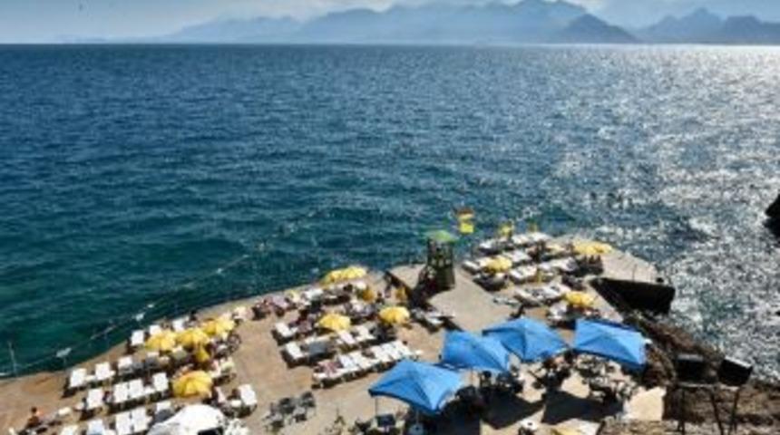 Kabotaj Bayramı’nda Erenkuş Plajı’na Mavi Bayrak