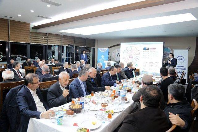 Vali Kam&ccedil;ı Hayırseverlerle Bir Araya Geldi 1