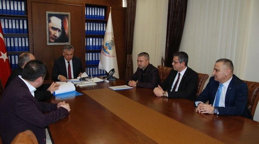 Silifke&rsquo;de &rsquo;meslek Liseleri Okuyor&rsquo; Kitap Okuma Yarışması D&uuml;zenlenecek