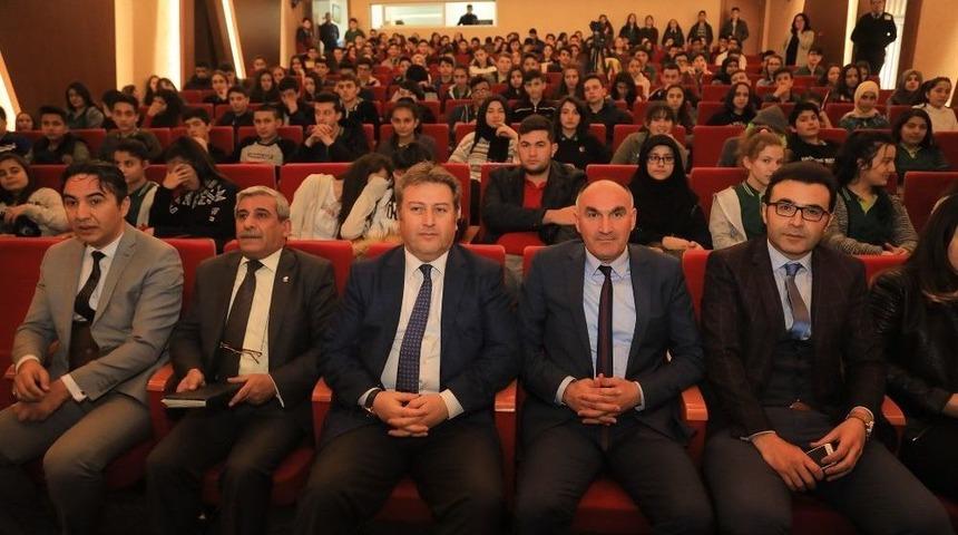 Talas&rsquo;ta Gen&ccedil;lere &Ccedil;anakkale Ruhu Anlatıldı