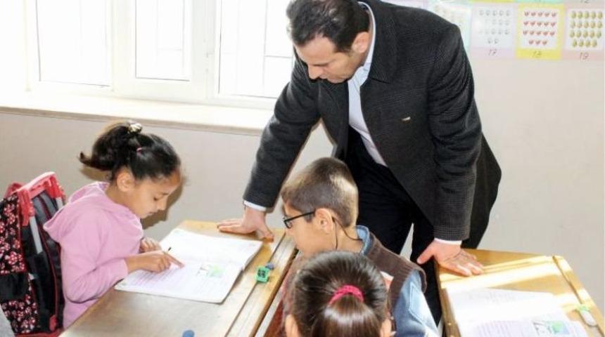 M&uuml;d&uuml;r T&uuml;n&ccedil;men Okul İnşaatını Denetledi