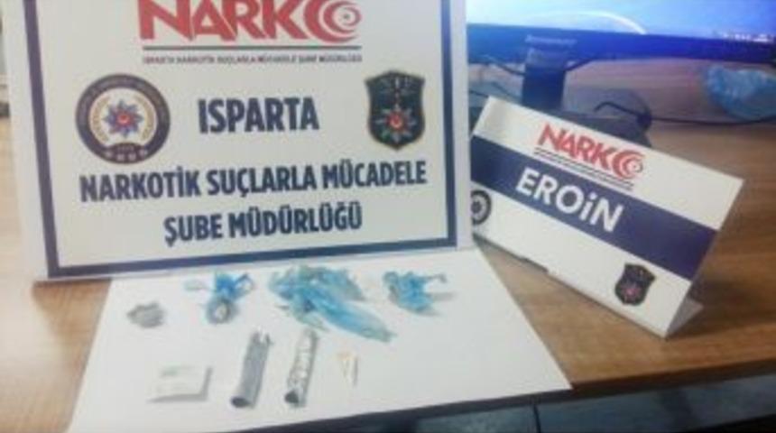 Ş&uuml;phe &Uuml;zerine Durdurulan Ara&ccedil;ta Eroin Ve Hap Ele Ge&ccedil;irildi