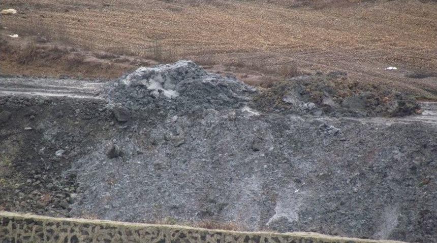 Giresun&rsquo;un &Ccedil;avuşlu Beldesi&rsquo;ndeki Katı Atık Bertaraf Tesisi&rsquo;ne Siyan&uuml;rl&uuml; Atık D&ouml;k&uuml;ld&uuml;ğ&uuml; İddiası