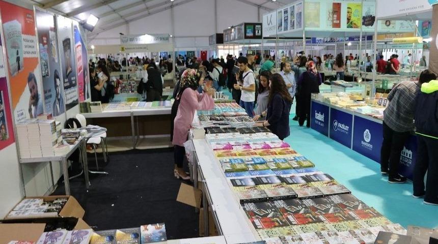 Niğde Belediyesi Kitap Fuarı Açtı