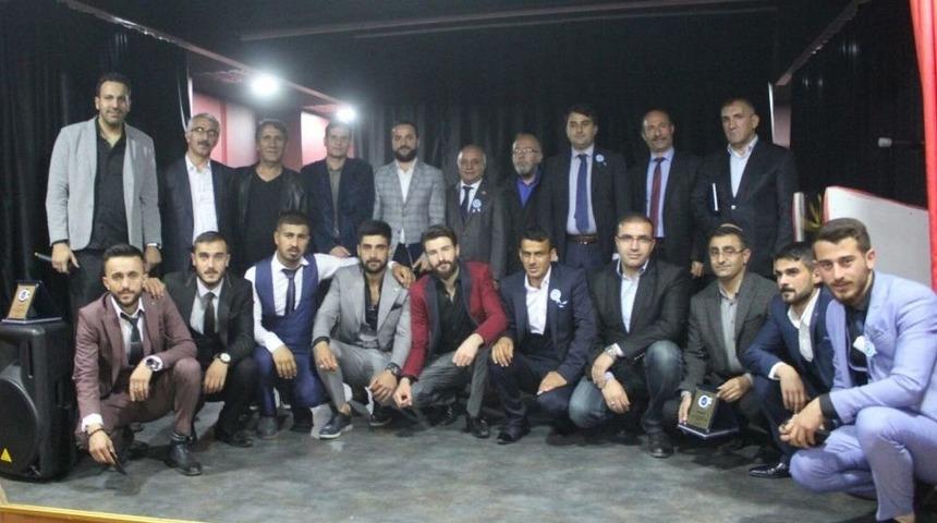 Özalp Myo’da Mezuniyet Töreni Ve Şiir Dinletisi