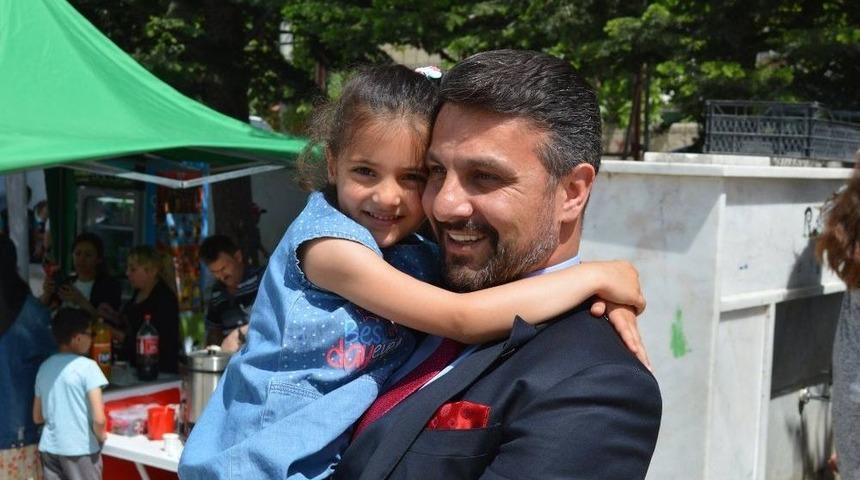 Başkan Yüzügüllü, Çocukların Mezuniyet Heyecanına Ortak Oldu