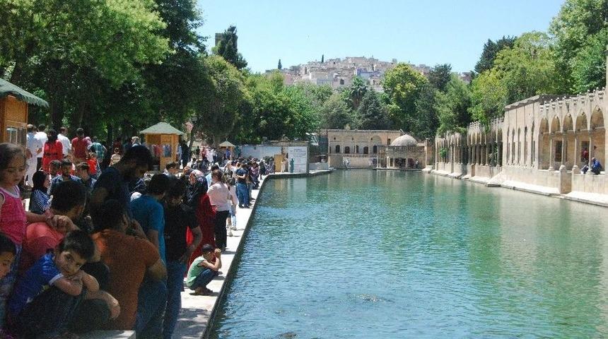 Balıklıgöl’e Turist Akını