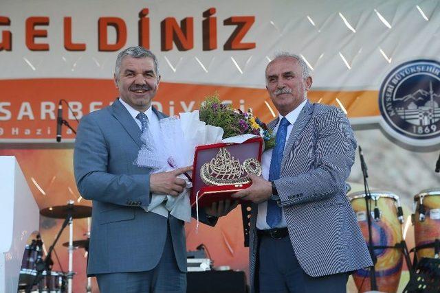 Başkan Mustafa Çelik Yeşilhisar Kayısı Festivali’ne Katıldı