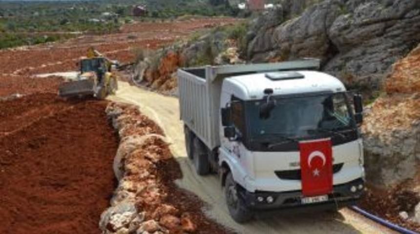 Erdemli Belediyesi’nin Yol Çalışmaları Devam Ediyor